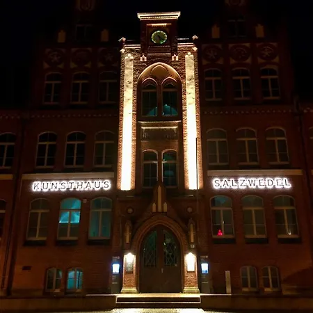 Kirschti アパート